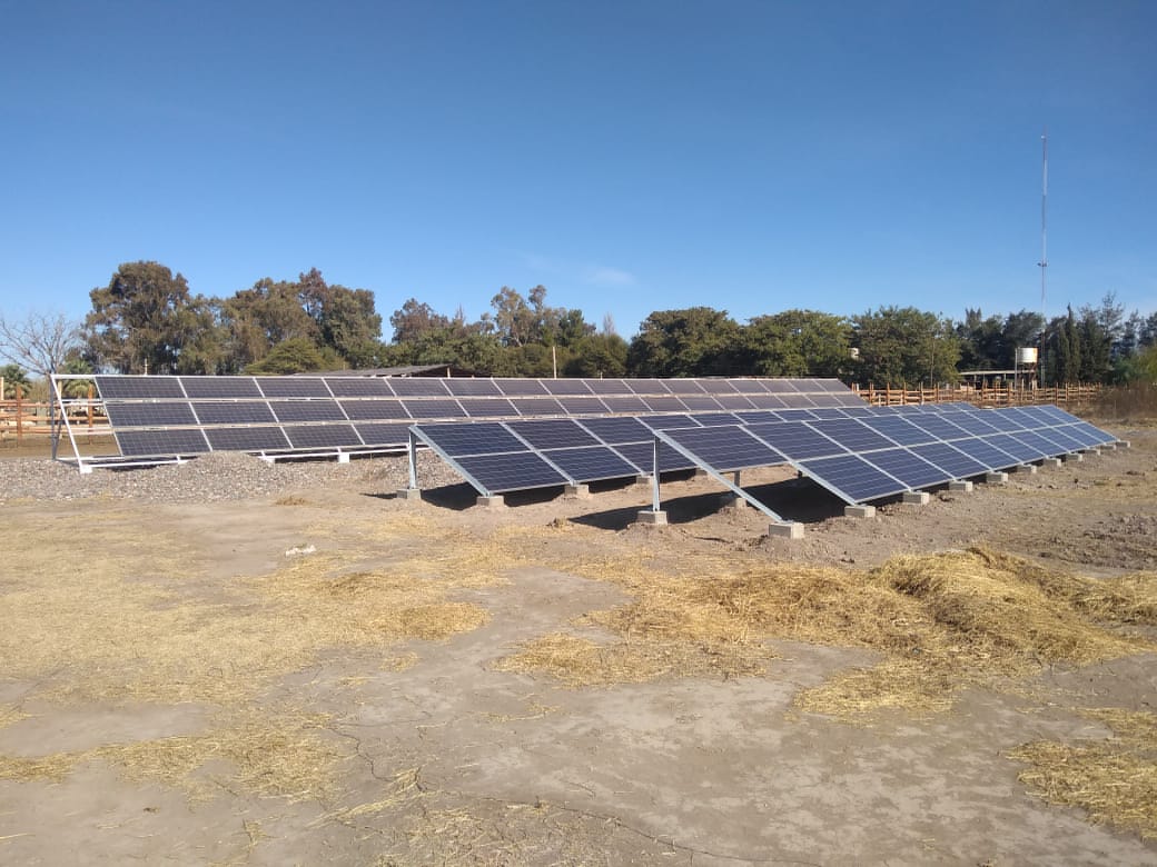 Galeria de imágenes del Parque solar Para Industria Láctea en Caucete, San Juan